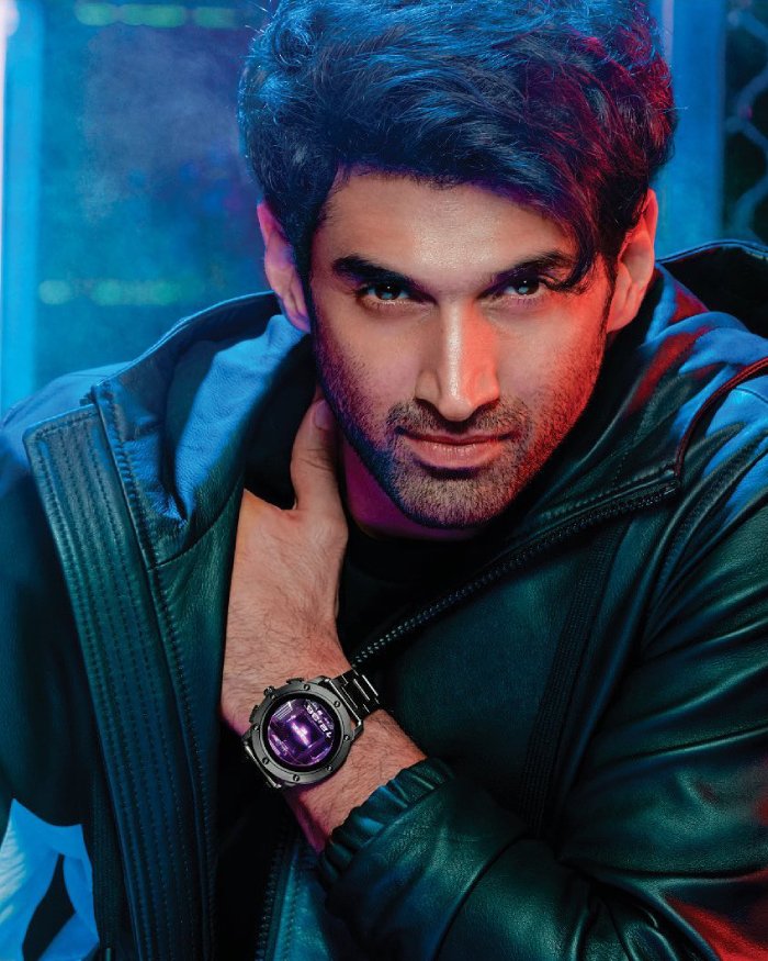 aditya roy kapur 8